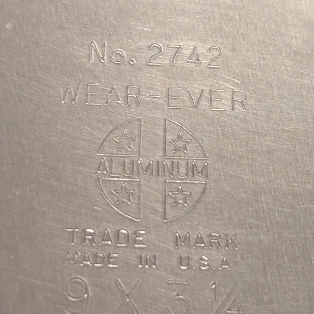 VTG WEAR-EVER Short No. 2742 Angel Food Cake Pan Cooling Legs 2P  9
